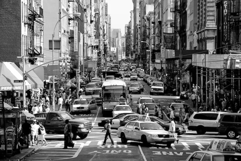 Busy street of New York (picture taken with Nikon D80 and Nikon AF-S 70-200mm f/2,8 G IF-ED VR)