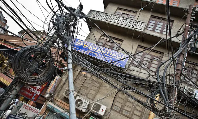Electricity network in Kathmandu (picture taken with Canon EOS 1D Mark III and Canon EF 16-35mm f/2,8 L USM)