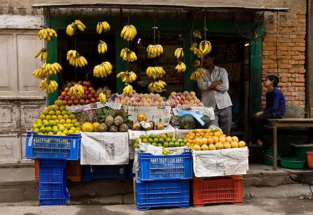 Food corner in Kathmandu (picture taken with Canon EOS 1D Mark III and Canon EF 16-35mm f/2,8 L USM)