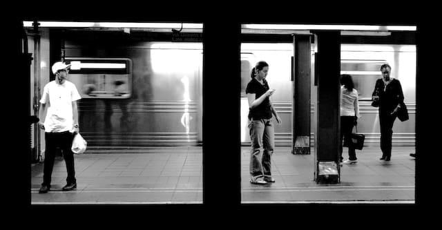 Looking at the people across the subway tracks  (picture taken with Canon EOS 1D Mark III and Canon EF 16-35mm f/2,8 L USM)